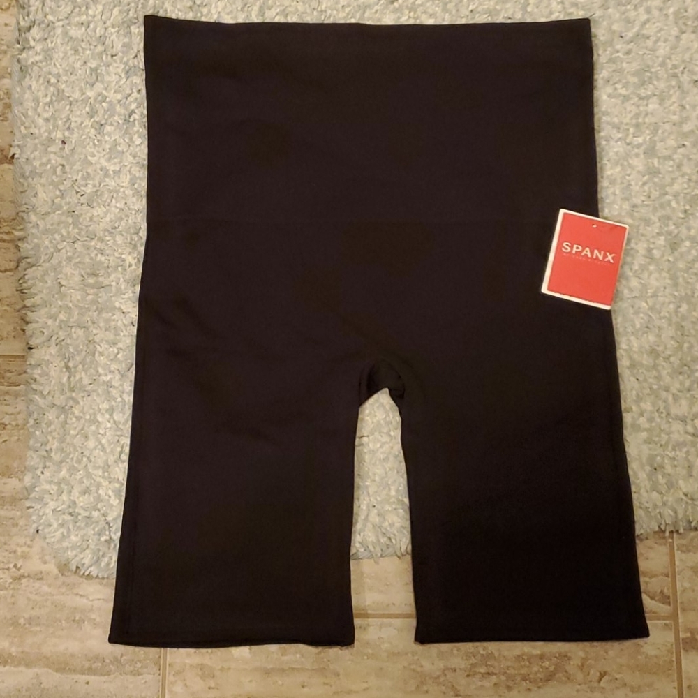 Spanx Women's Shorts